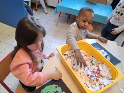 Mosaïque en maternelle, l&rsquo;art avec Mme Véronique