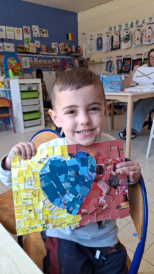 Mosaïque en maternelle, l&rsquo;art avec Mme Véronique